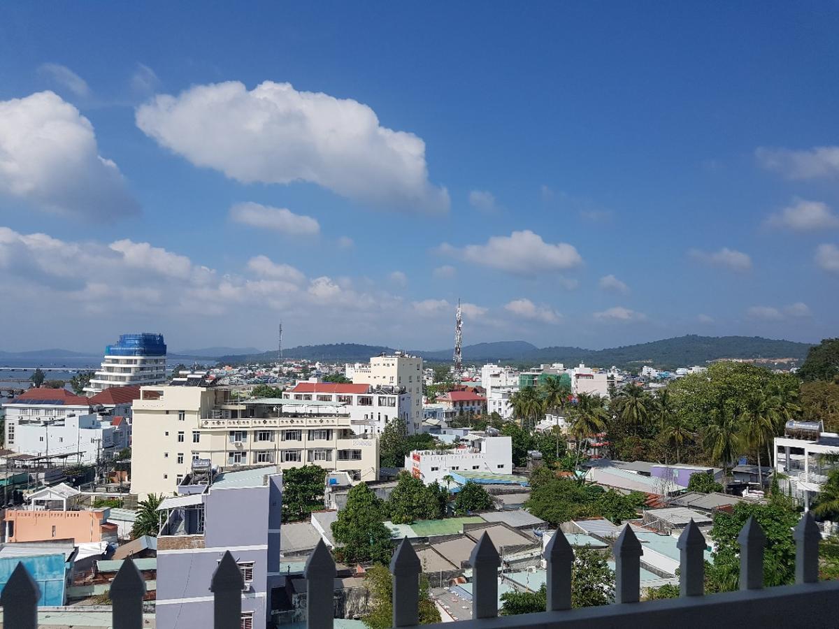 선라이즈 부티크 호텔 푸쿽 두옹 동 외부 사진